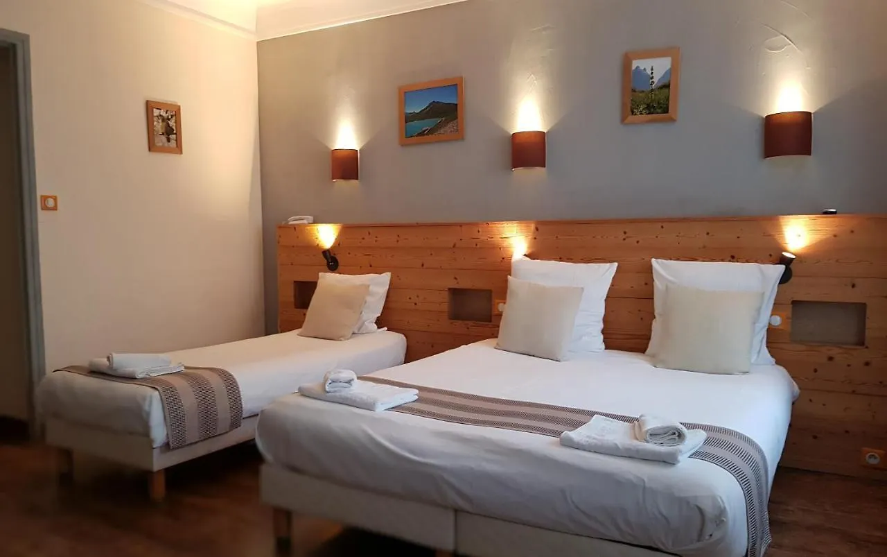 **  Savoy Hotel & Restaurant Saint-Michel-de-Maurienne France